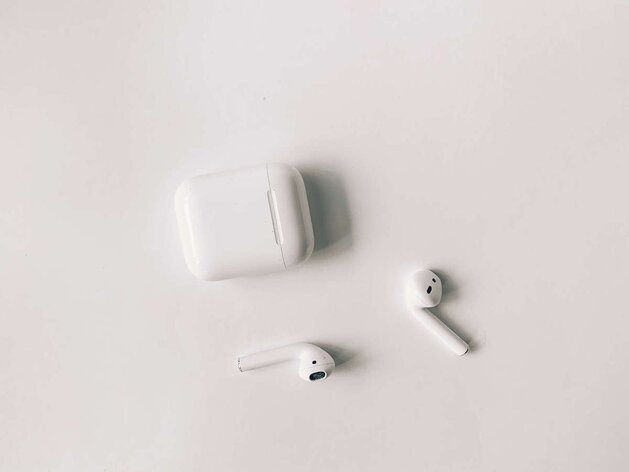 apple free airpod offer students