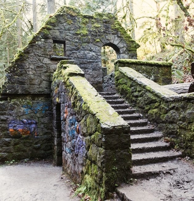 41 Weird Things to do in Portland for a Different Experience 3 witch castle