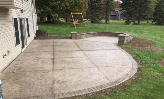CONCRETE PATIO CLEANING USING VINEGAR