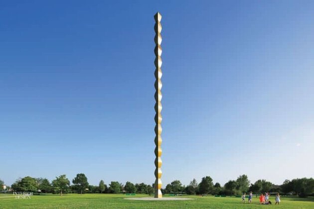 Brancusi ou a busca da essencialidade das “coisas” 7 Brancusi ou a busca da essencialidade das “coisas” Artes & contextos Monumento Coluna Infinita 30m Târgu Jiu România 1938