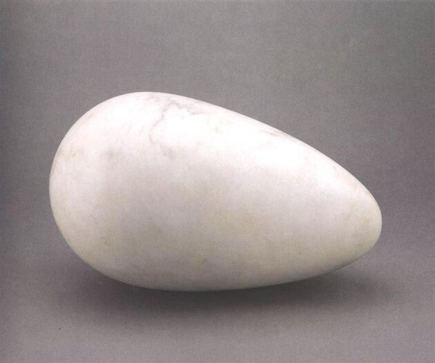 Brancusi ou a busca da essencialidade das “coisas” 5 Escultura para os Cegos, Mármore, 17x29x18,1 cm, 1916