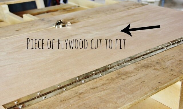 Simple Diy Fold Up Pallet Desk Thistlewood Farms