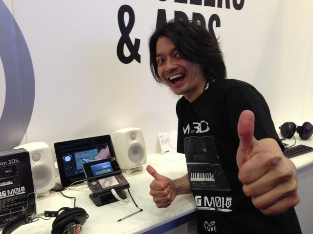 Why is this man smiling? Because he's just shown of M01D, his brilliant synth made for the Nintendo 3DS.