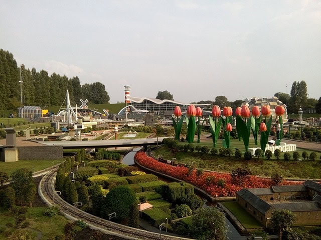 Private flight to Madurodam