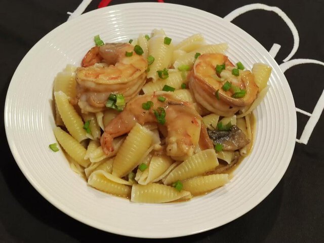photo de Pâtes aux gambas, sauce champignons