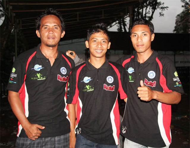 M KHADAFI DAN KRU (FOTO: DOK. AGROBUR)