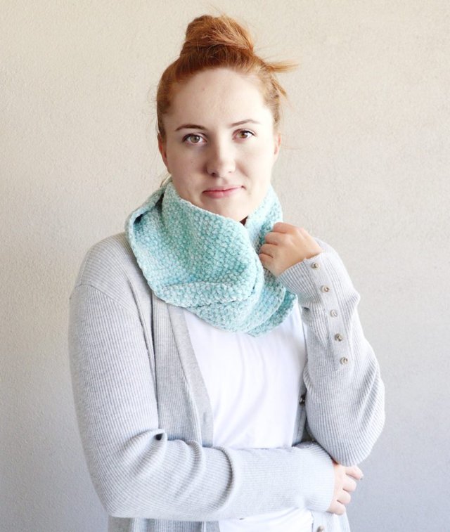 Simple Crochet Velvet Infinity Scarf