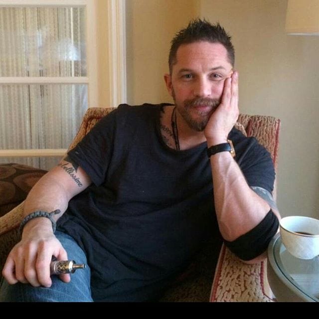 Tom Hardy Vapes