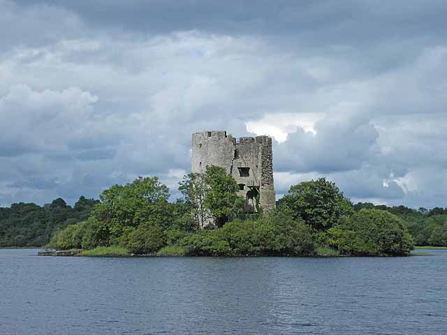 Clogh_Oughter_Castle_Cavan_Ireland_geograph_1405851_by_Oliver_Dixon http://www.geograph.org.uk/photo/1405851