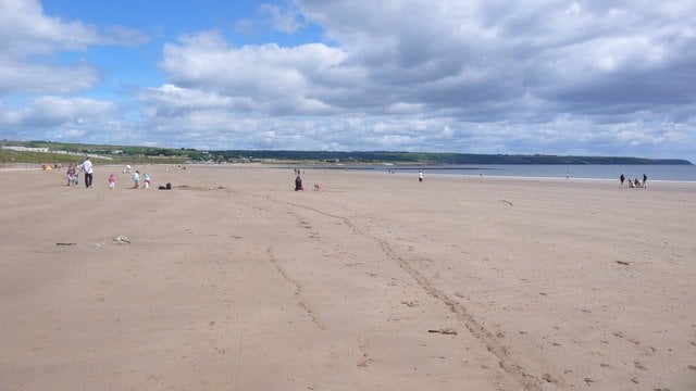 Ardmore_Co_Waterford_beach_-_geograph.org.uk_-_1107690 http://www.geograph.ie/photo/1107690