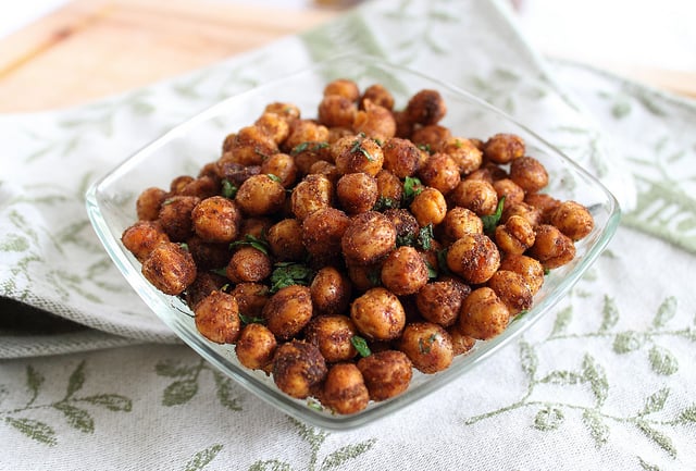 Spicy Cinnamon Roasted Chickpeas