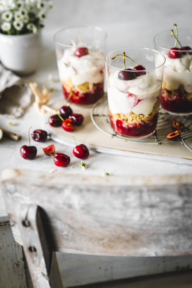 Kirsch Dessert mit Mousse