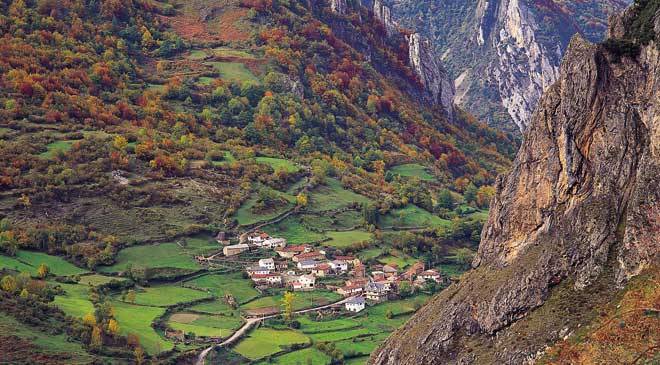 peli o manta. asturias. camino real del puerto de la mesa