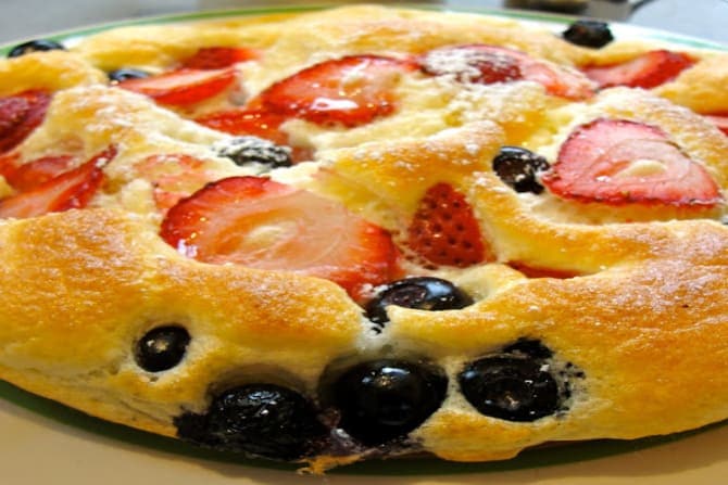 Berry-DELICIOUS Souffle Pancakes