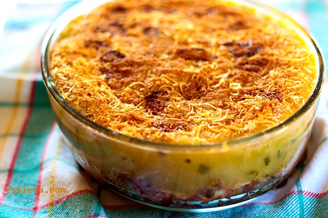 pastel de pollo y puré de patatas