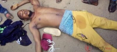 Oyetola Convoy Shot #EndSARS Protesters In Osogbo One dead, Several Injured | Latest Nigeria News | News Headlines | Mandy News Oyetola Convoy Shot #EndSARS Protesters In Osogbo One dead, Several Injured