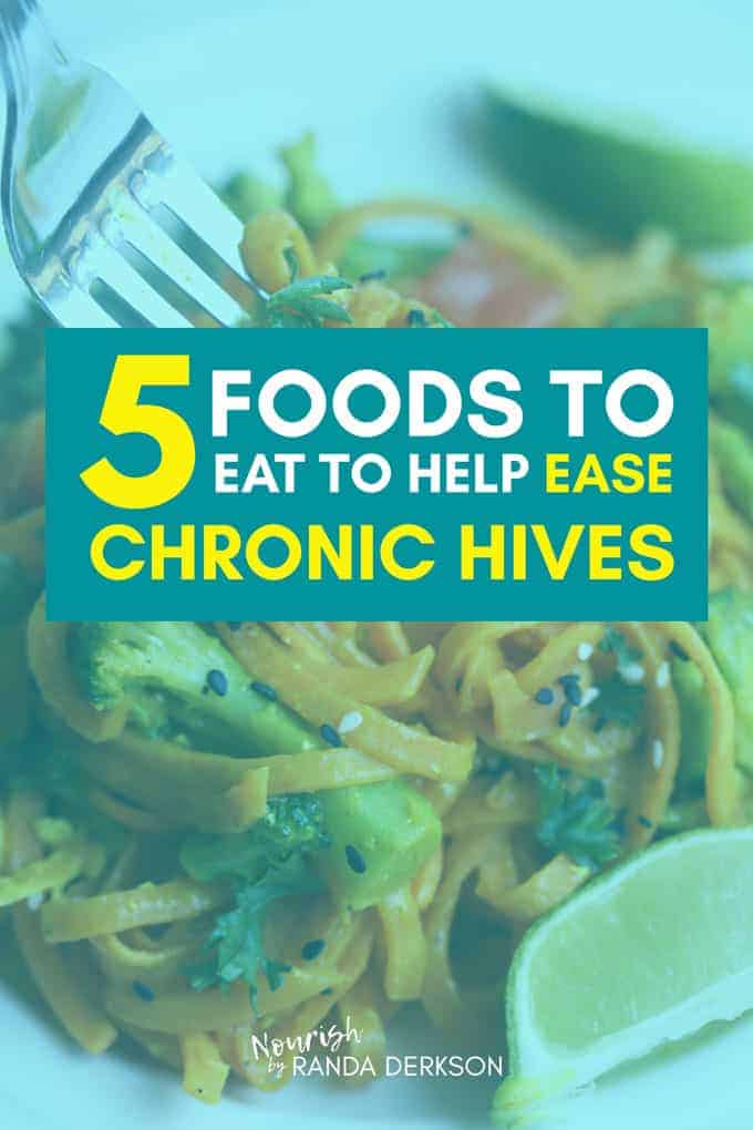 Eat these 5 foods to help ease the painful itch and burn when you have chronic hives. Urticaria is no fun, these low histamine and anti inflammatory foods help with symptoms and providing relief. #chronichives #hives #antiinflammatory #health #healthandwellness