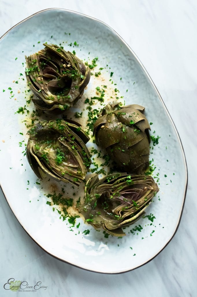 serve with the sauce of lemon and garlic