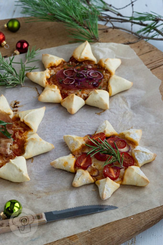 Pizzastern - sternförmiger Pizza Snack 2 Sternförmige Pizza - Pizzastern - Party Snack zu Weihnachten oder Silvester