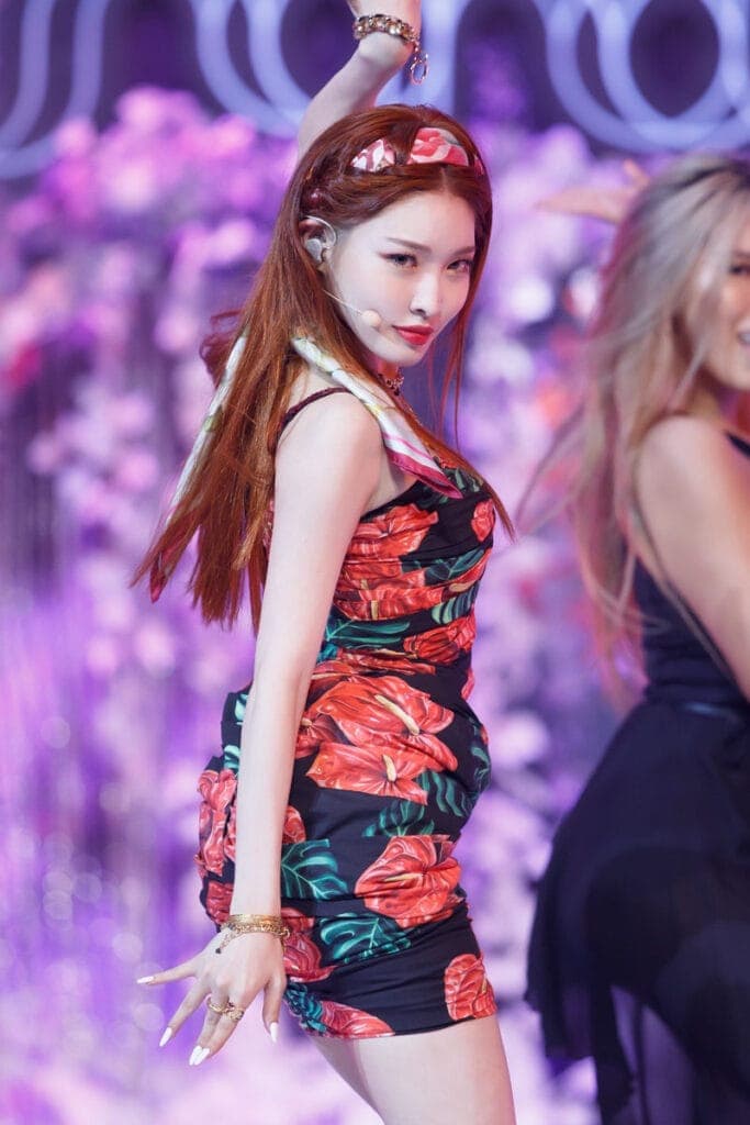 Chungha's Outfit at 'Play' Performance at M Countdown on July 9, 2020