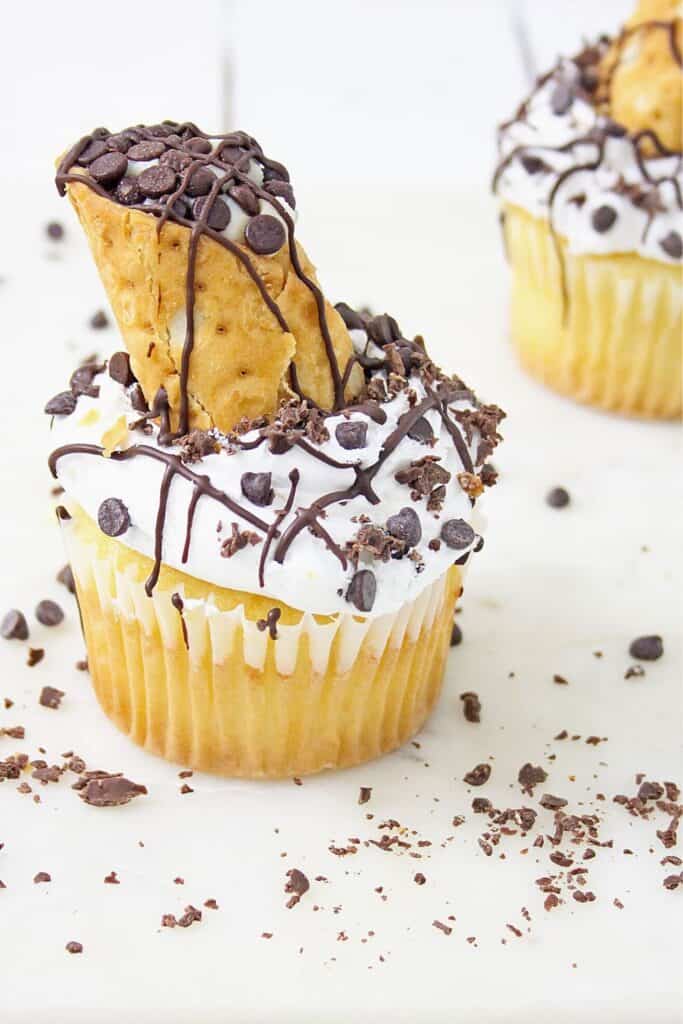 If you are a fan of the classic Italian Cannoli, you are going to love this tasty Cannoli Cupcakes recipe. This easy cupcake recipe is moist and full of flavor.