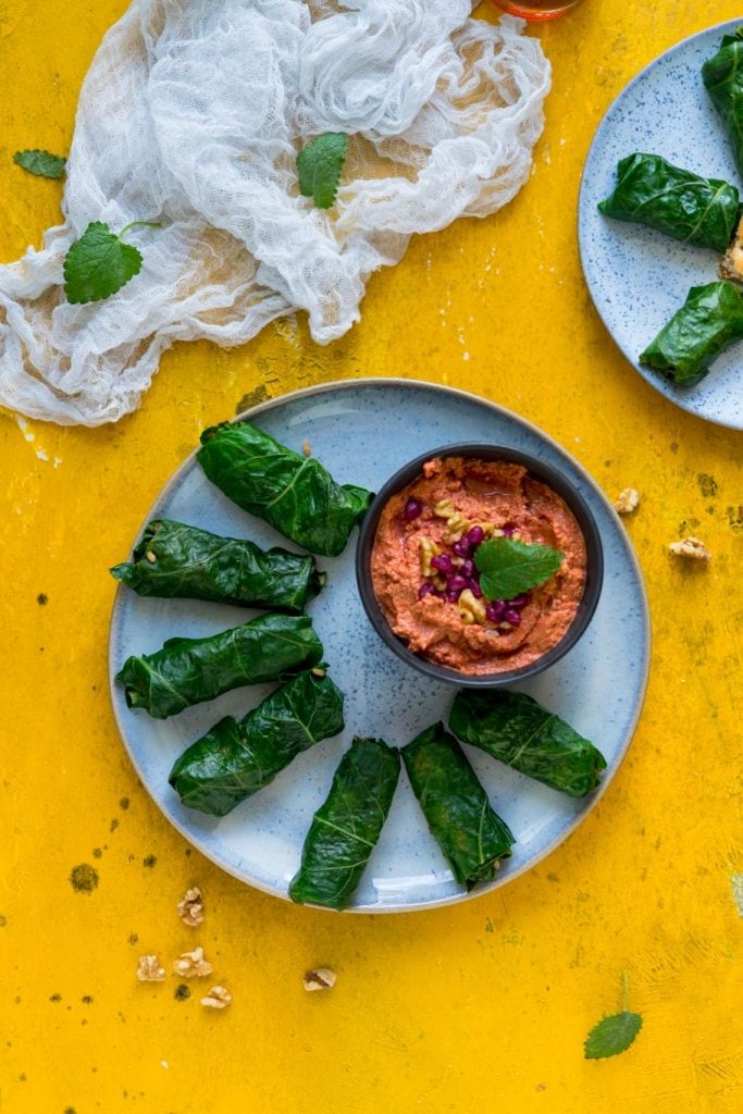 Gefüllte Kohlrabiblätter mit Muhammara