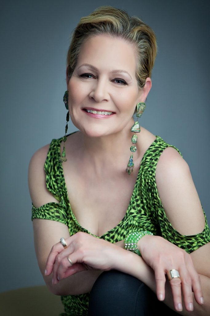glamour-portrait-woman-over-fifty-juliati-photography