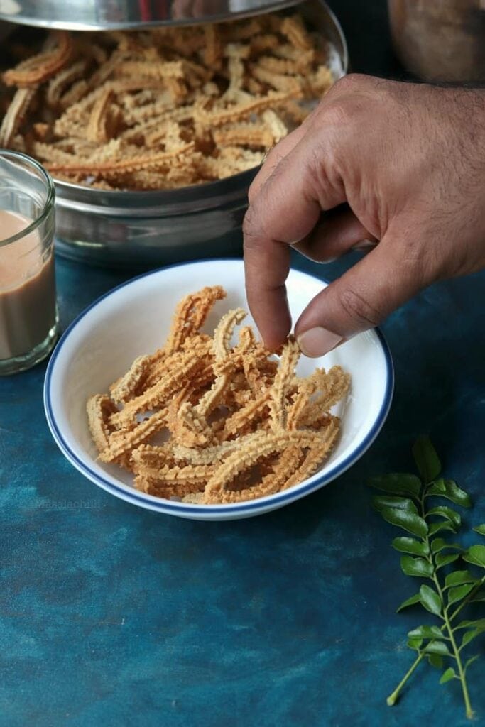 Crunchy Jowar Chakli in Air Fryer