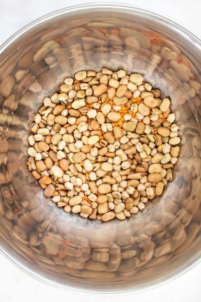 dried fava beans chickpeas and red lentils