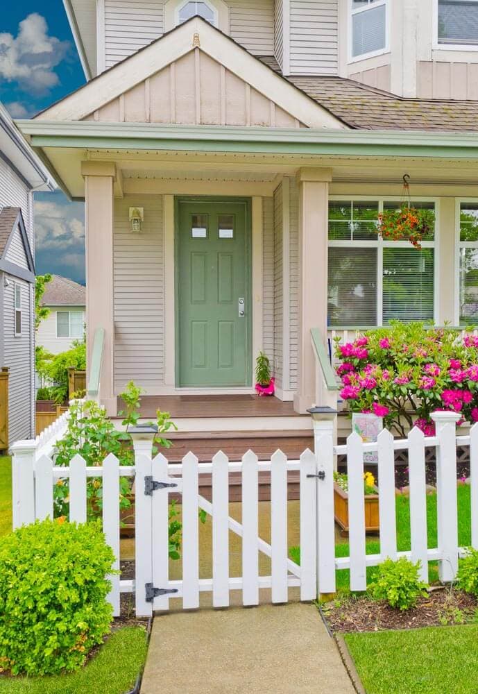 SIMPLE SMALL FRONT PORCH GARDEN IDEAS WITH A SMALL PLANT