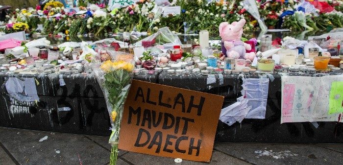 Memorial for terrorist attack victims, place de la République, Paris, November 20, 2015, Guillaume Payen/Zuma Press/Corbis