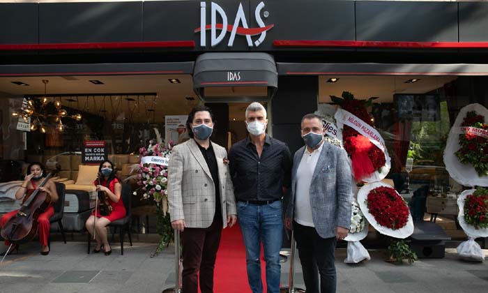 Idas Tan Ozcan Deniz Li Magaza Acilisi Emlaktafark