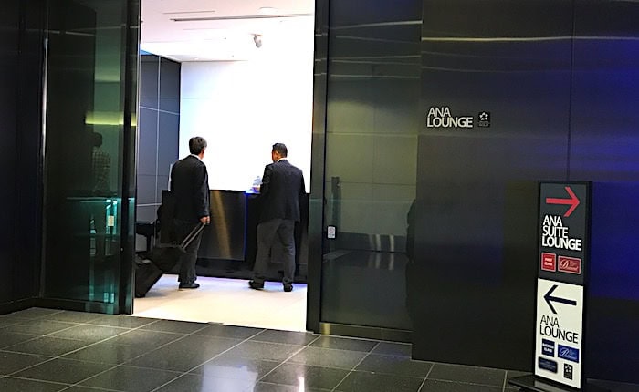 ANAラウンジの入り口