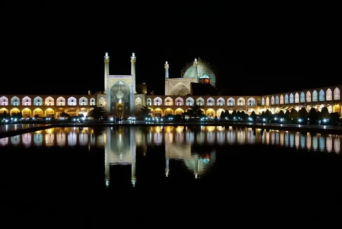 Naqsh-e Jahan square, Shah mosque, Isfahan, Iran – Experiencing the Globe