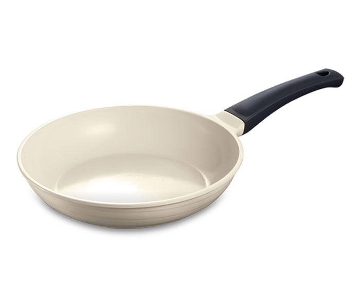 Chảo hợp kim nhôm đúc liền khối Carez FPC353DI-26, màu kem, lòng chảo phủ Ceramic tự nhiên, đáy từ 2 lớp, nấu được trên tất cả các loại bếp