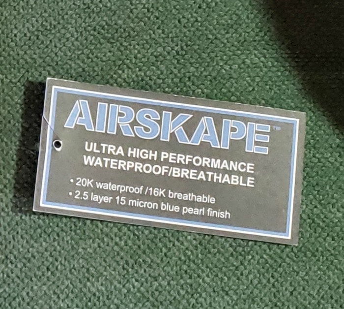 Clothing tag with claim