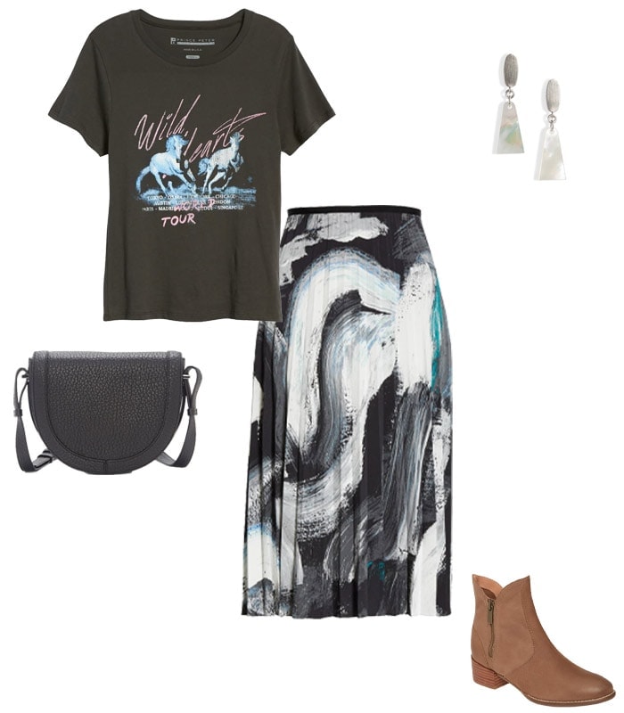 Choosing a concert outfit - wear a band tee | 40plusstyle.com