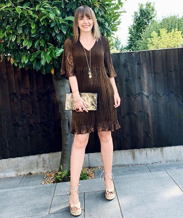 How To Dress For A Christmas Party 11 Festive Outfit Ideas