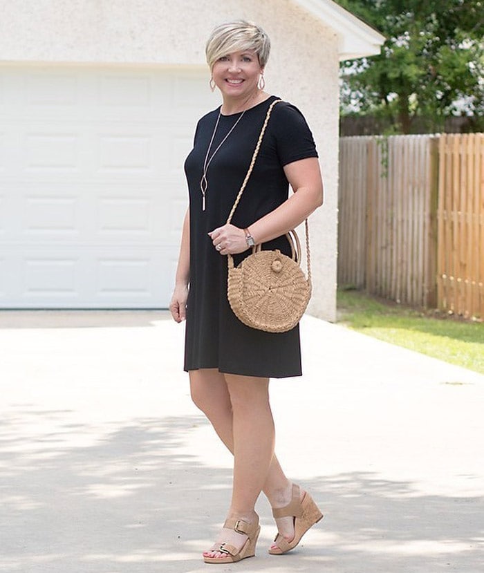 formal wear for apple shaped body