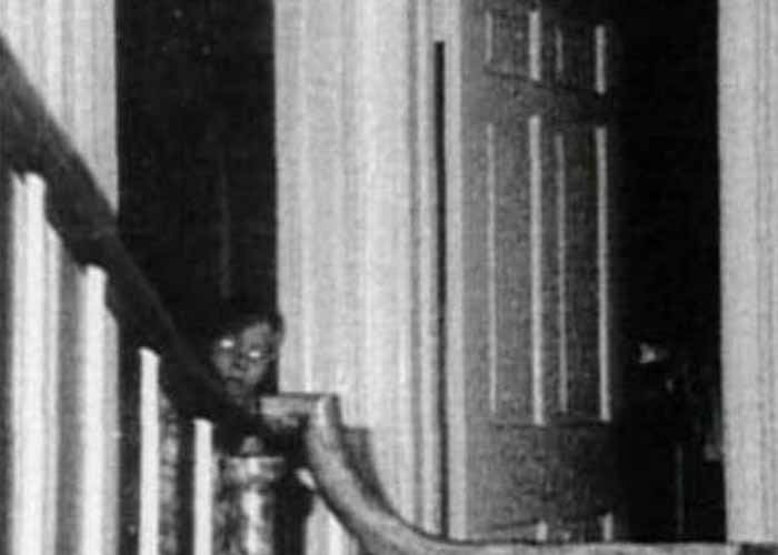 niño fantasma casa embrujada