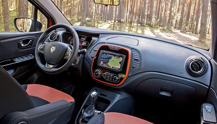 Комплектация Drive двухцветный салон