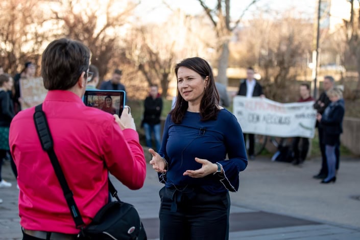 Anja Siegesmund begleitende Reportage Anja Siegesmund #fridaysforfuture-Bewegung & aktuellen Stunde zur Klimaschutzbewegung im Thüringer Landtag