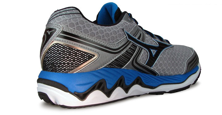 Рис.1 Что делает Mizuno Mizuno? Пластина Wave встроенная в межподошву, дающая отличное ощущение райда во время бега
