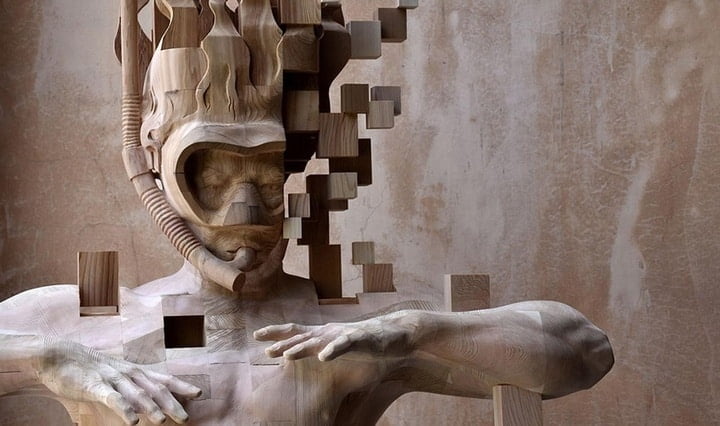 A Pixelated Wooden Snorkeler Sculpted by Hsu Tung Han 1 A Pixelated Wooden Snorkeler Sculpted by Hsu Tung Han