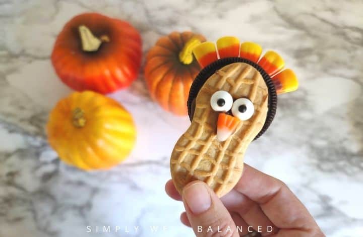 Thanksgiving turkey cookie made from nutter butter and oreo cookies