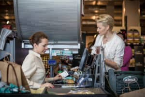 Product placement w serialach, czyli ciekawe przykłady lokowania produktów, które możemy zobaczyć na ekranie 13 rodzinka.pl