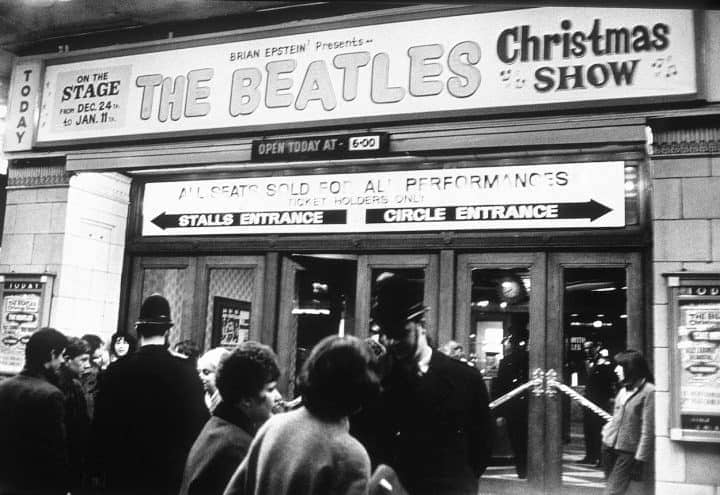 The Beatles Christmas Concerts (24 December 1963 to 11 January 1964) - @Flashbak 1 THE BEATLES CHRISTMAS CONCERTS
