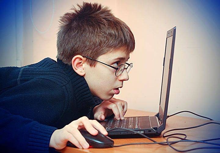Miopia infantil y dispositivos electrónicos