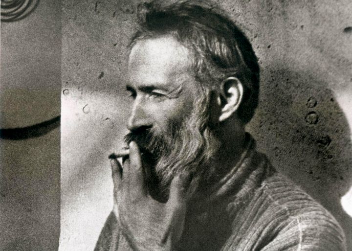 Brancusi ou a busca da essencialidade das “coisas” 1 Constantin Brancusi by Man Ray 1933
