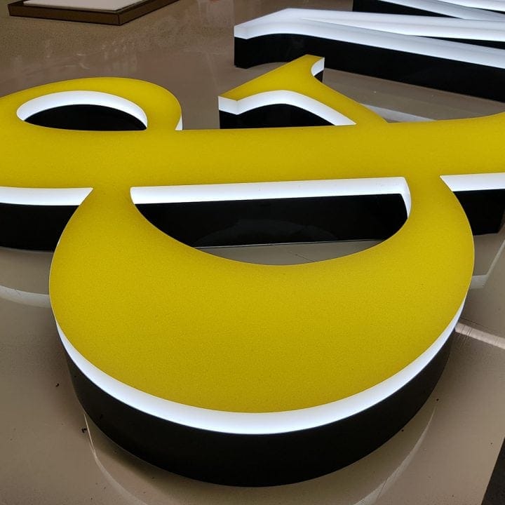 Logo z grubej pleksy